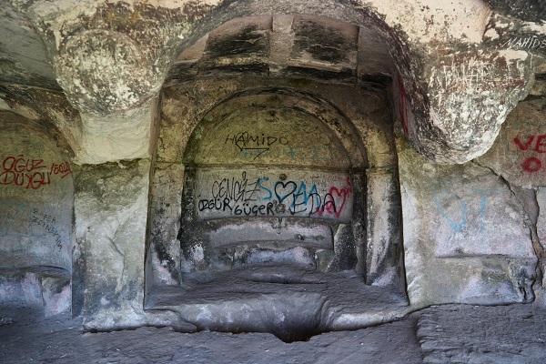 Foto - Bunu nasıl yapabildiler! Tarihi mağaraları bu hale getirdiler