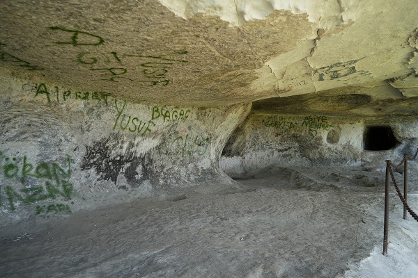 Foto - Bunu nasıl yapabildiler! Tarihi mağaraları bu hale getirdiler