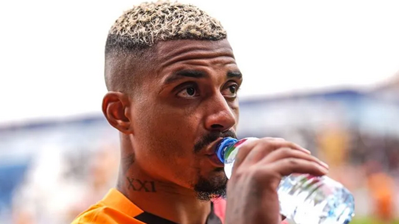 Bunu nasıl yaptı böyle: Gelişme büyük ses getirdi... Birbirlerini yalanladılar!