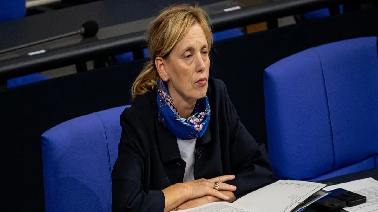 Bunu söyleyen, koca bir ülkenin bakanı: İktidar değişirse ülkemden kaçar, İsrail’e yerleşirim