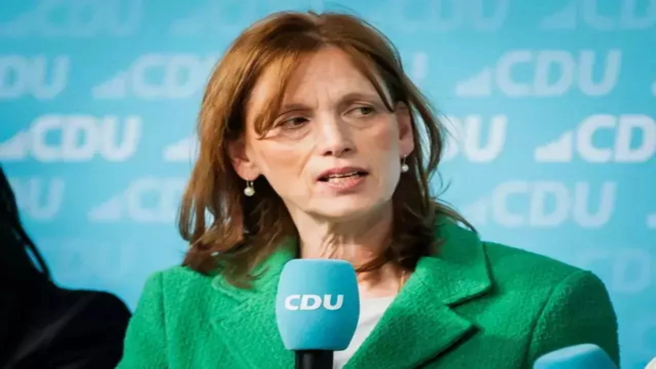 Foto - Bunu söyleyen, koca bir ülkenin bakanı: İktidar değişirse ülkemden kaçar, İsrail’e yerleşirim