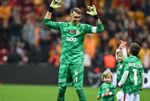 Foto - Bunu yapma kararı aldı: Okan Buruk, Karagümrük hezimeti sonrası derbi 11'ni büyük ölçüde netleştirdi