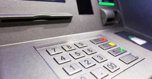 Foto - Bunu yapmayanlar yandı! ATM'ye kartını kaptıranlar dikkat