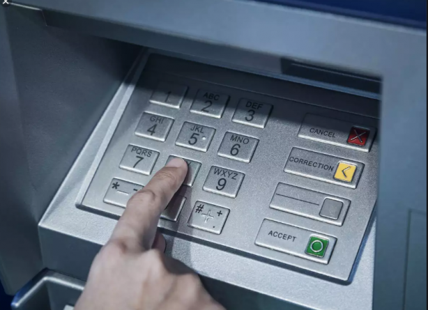 Foto - Bunu yapmayanlar yandı! ATM'ye kartını kaptıranlar dikkat