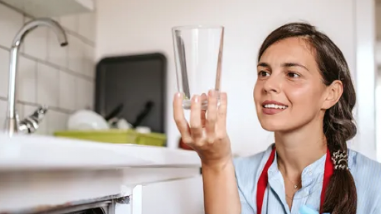 Bunu yapmayın! Meğer hepimiz yanlış biliyormuşuz! Bulaşık makinesini doldururken...