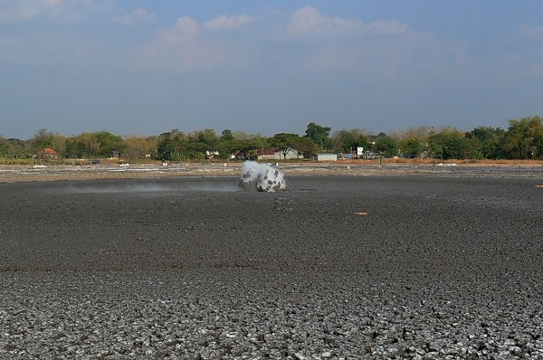 Foto - Burada 2 dakikada bir patlama oluyor!