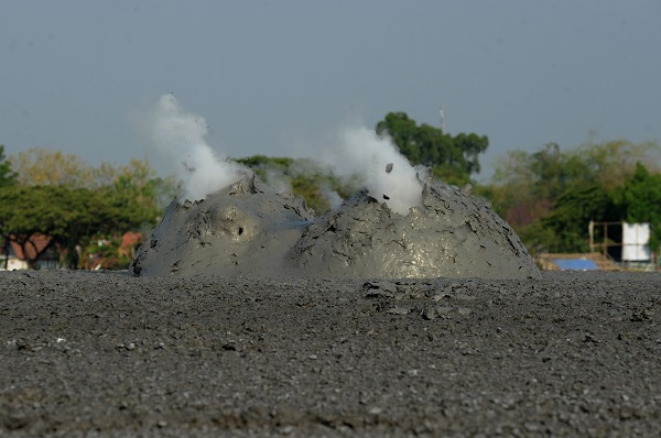 Foto - Burada 2 dakikada bir patlama oluyor!
