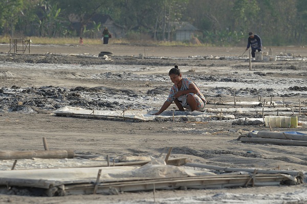 Foto - Burada 2 dakikada bir patlama oluyor!