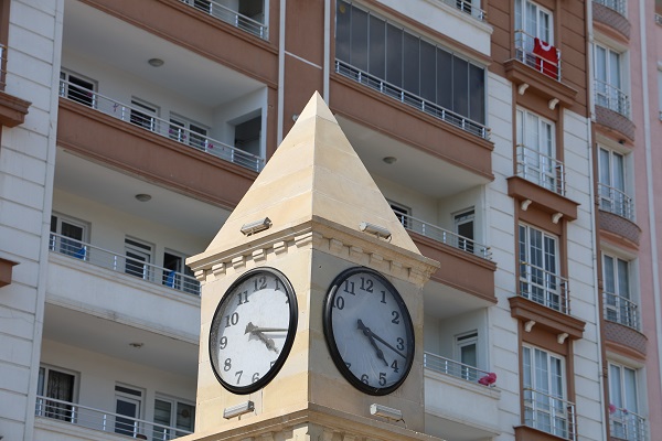 Foto - Burada saat aylardır 4.17'yi gösteriyor