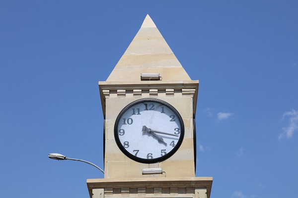 Burada saat aylardır 4.17'yi gösteriyor