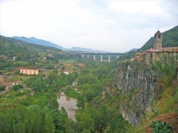Foto - Burada yaşamak için cesaret şart! İlçe öyle bir yere kurulmuş ki...