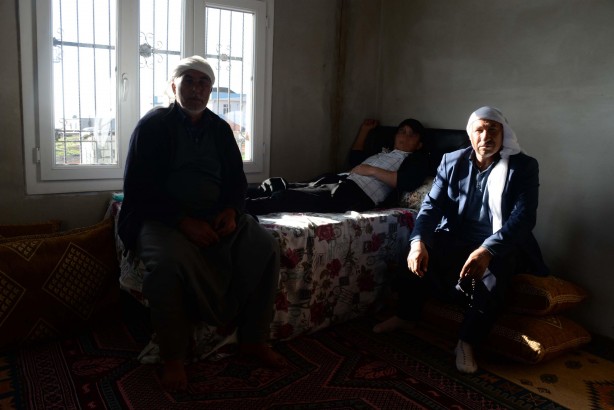 Foto - Buradaki erkekler kadın kimlikli!
