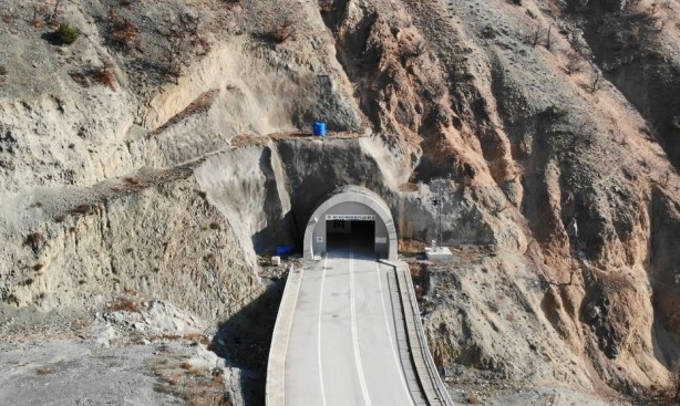Buradan araba geçmiyor Tünelin içindekileri görünce şaşkına döneceksiniz