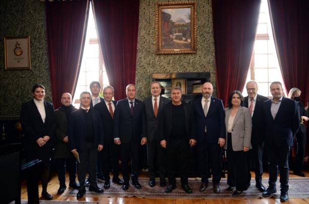 Foto - Burak Elmas ile Joan Laporta bir araya geldi