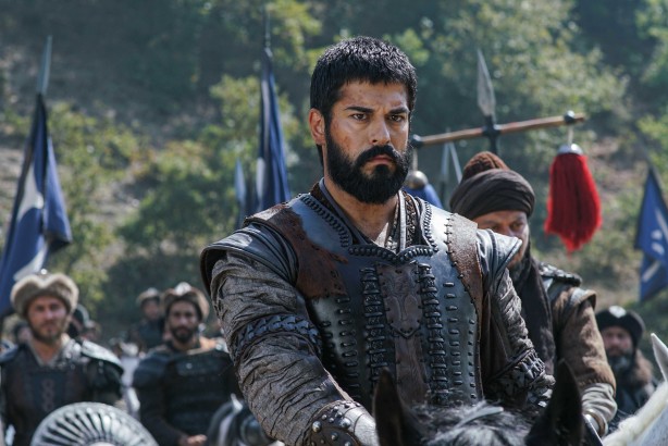 Burak Özçivit ve Fahriye Evcen’in bölüm başı alacağı ücret dudak uçuklattı