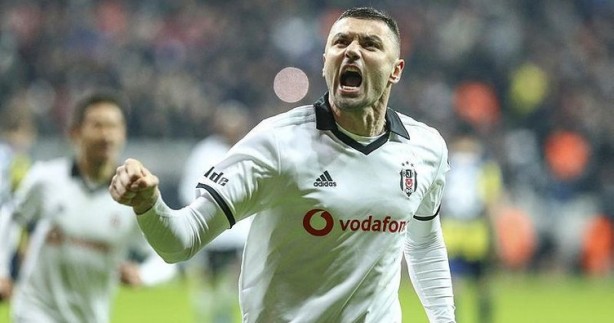 Foto - Burak Yılmaz, tepki gelince Çinlilerden özür diledi