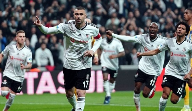 Foto - Burak Yılmaz, tepki gelince Çinlilerden özür diledi