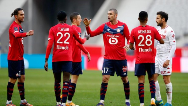 Burak Yılmaz'ın takım arkadaşı Reinildo'ya saldırı! 