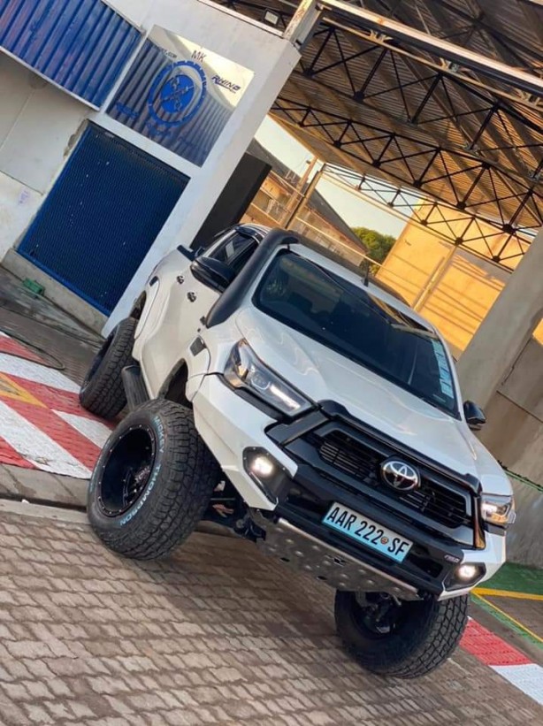 Foto - Burak Yılmaz'ın takım arkadaşı Reinildo'ya saldırı! 