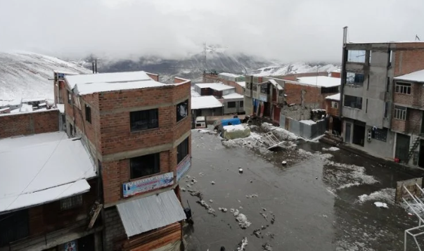 Foto - Buranın topraklarından altın fışkırıyor! Maden sahipleri, çalışanlara 'Altını bulun sizin olsun' diyerek izin verdi