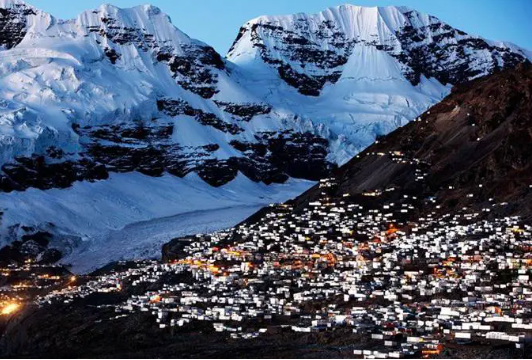 Foto - Buranın topraklarından altın fışkırıyor! Maden sahipleri, çalışanlara 'Altını bulun sizin olsun' diyerek izin verdi