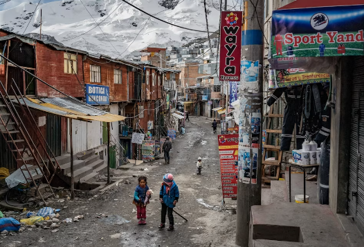 Foto - Buranın topraklarından altın fışkırıyor! Maden sahipleri, çalışanlara 'Altını bulun sizin olsun' diyerek izin verdi