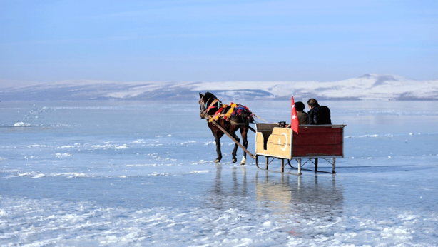 Foto - Burası Alaska'dan değil TÜRKİYE'den! O ilimizde minibüsler değil atlı kızaklar çalışıyor
