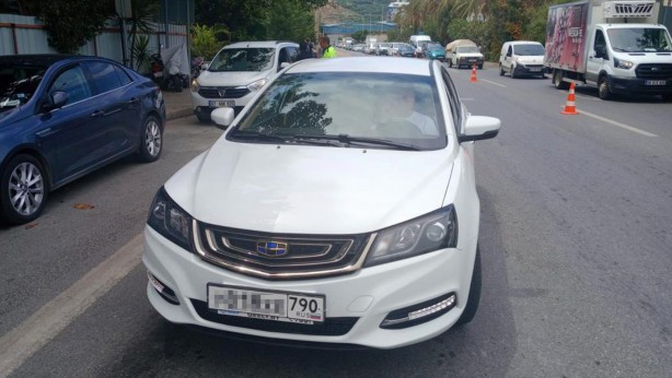 Foto - Burası Antalya! Rus ve Ukrayna plakalı araçlarla büyük çakallık