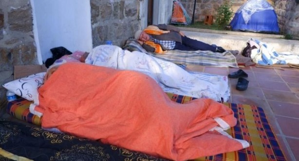 Foto - Burası evsizlerin olduğu ABD değil Türkiye! Bir ilimizde dışarıda yatmaya başladılar