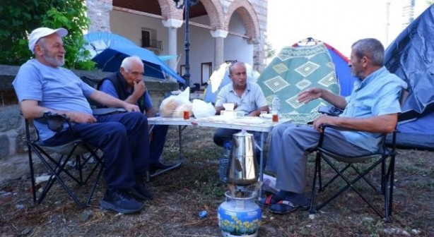 Foto - Burası evsizlerin olduğu ABD değil Türkiye! Bir ilimizde dışarıda yatmaya başladılar