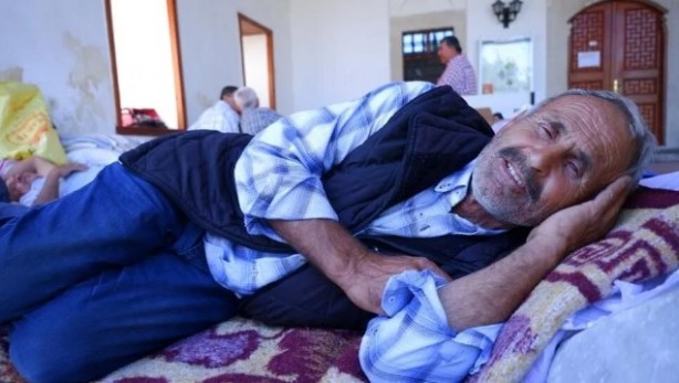 Foto - Burası evsizlerin olduğu ABD değil Türkiye! Bir ilimizde dışarıda yatmaya başladılar