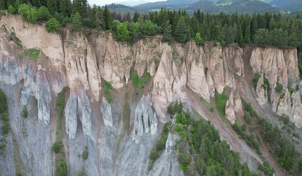 Foto - Burası Kapadokya değil! Peribacaları nefes kesiyor