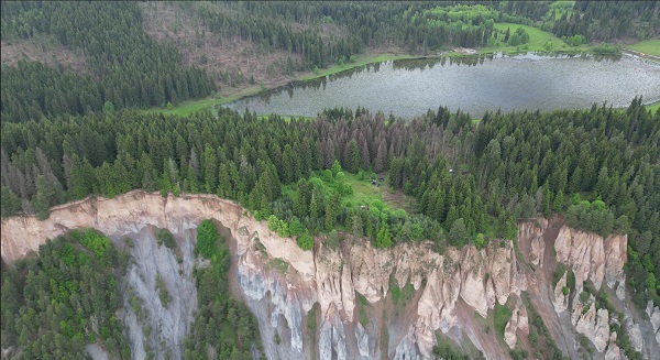 Foto - Burası Kapadokya değil! Peribacaları nefes kesiyor