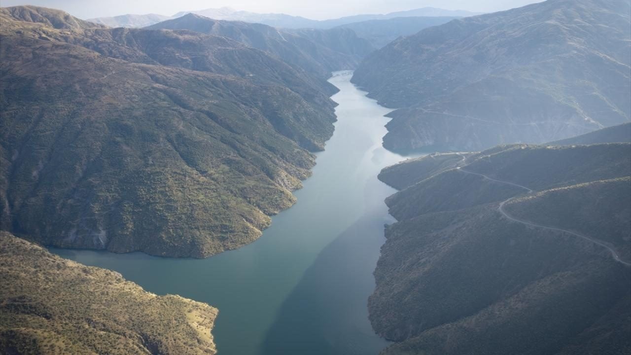 Foto - Burası Karakaya Barajı! 3 ilin sınırlarının kesiştiği nokta böyle görüntülendi