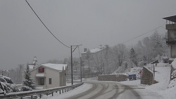 Burası Sibirya değil Türkiye | Kar 1 metreyi aştı
