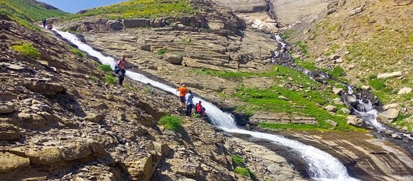 Foto - Burası teröristlere peşkeş çekilemez! Yüksekova'ya bir de böyle bakın