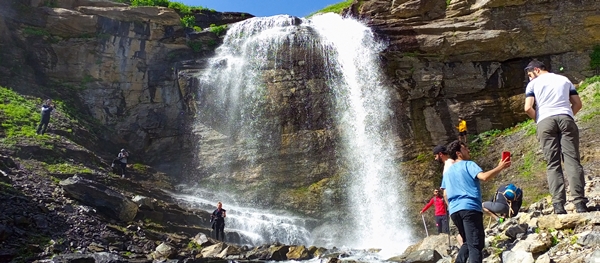Burası teröristlere peşkeş çekilemez! Yüksekova'ya bir de böyle bakın