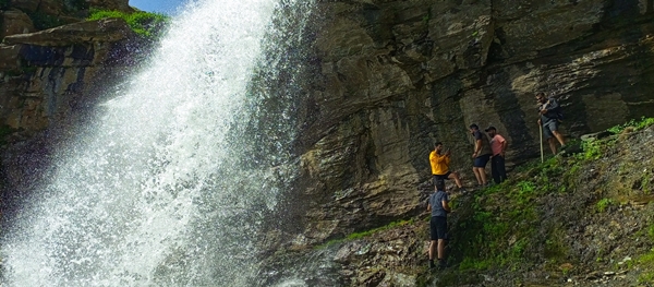 Foto - Burası teröristlere peşkeş çekilemez! Yüksekova'ya bir de böyle bakın