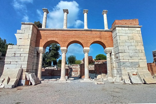 Foto - Burası Yuhanna İncili’nin yazıldığı yer 