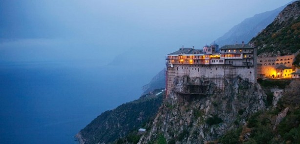 Buraya asla kadın giremiyor! Kadınların girmesinin yasak olduğu o ada
