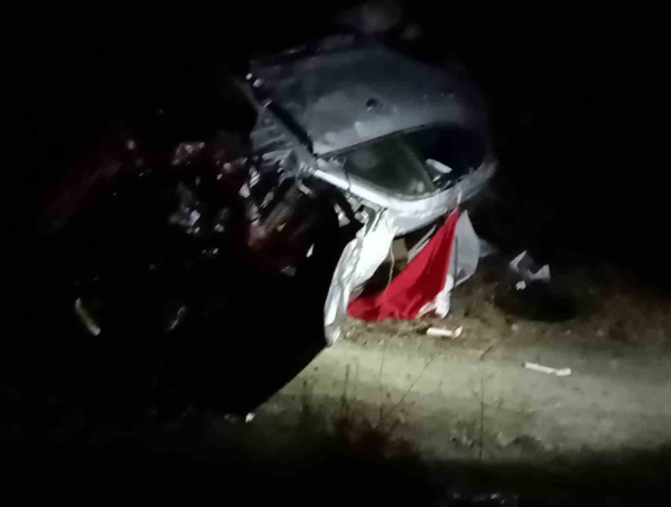 Foto - Burdur’da kontrolden çıkan otomobil şarampole devrildi: 2 ölü, 1 ağır yaralı