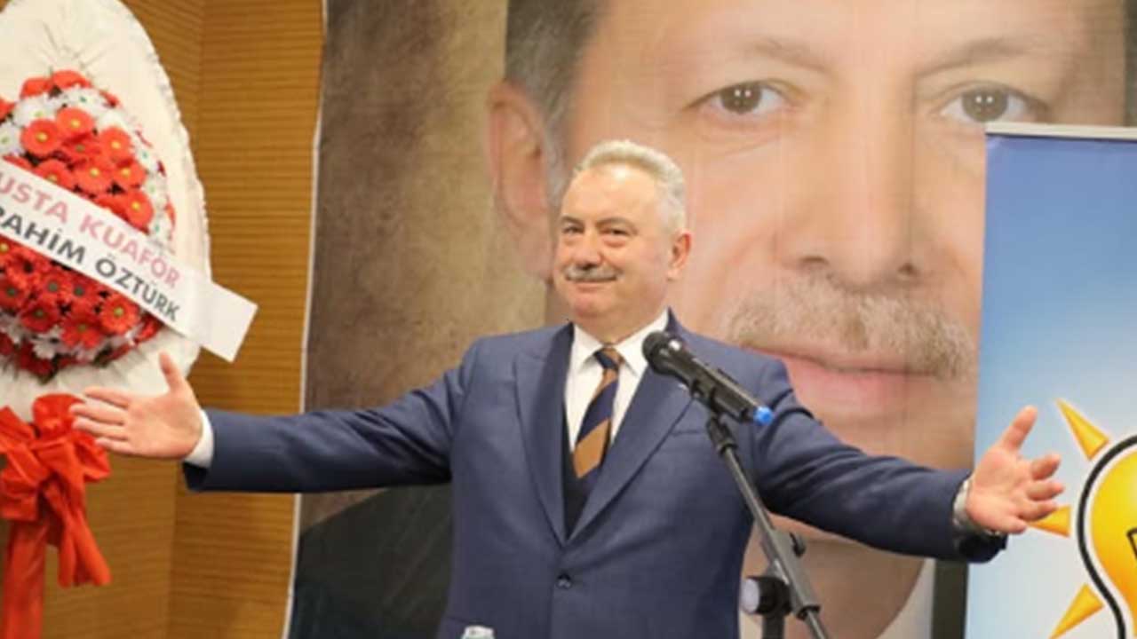 Burger King açılışına katılanları savunan ve eleştirenlere hakaret eden başkana AK Parti'den görev