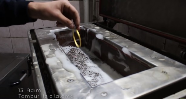 Foto - Burgu bileziğin nasıl yapıldığını hiç merak ettiniz mi? İşte cevabı…