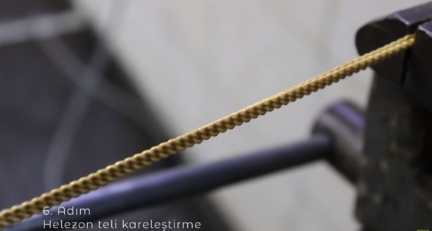 Foto - Burgu bileziğin nasıl yapıldığını hiç merak ettiniz mi? İşte cevabı…