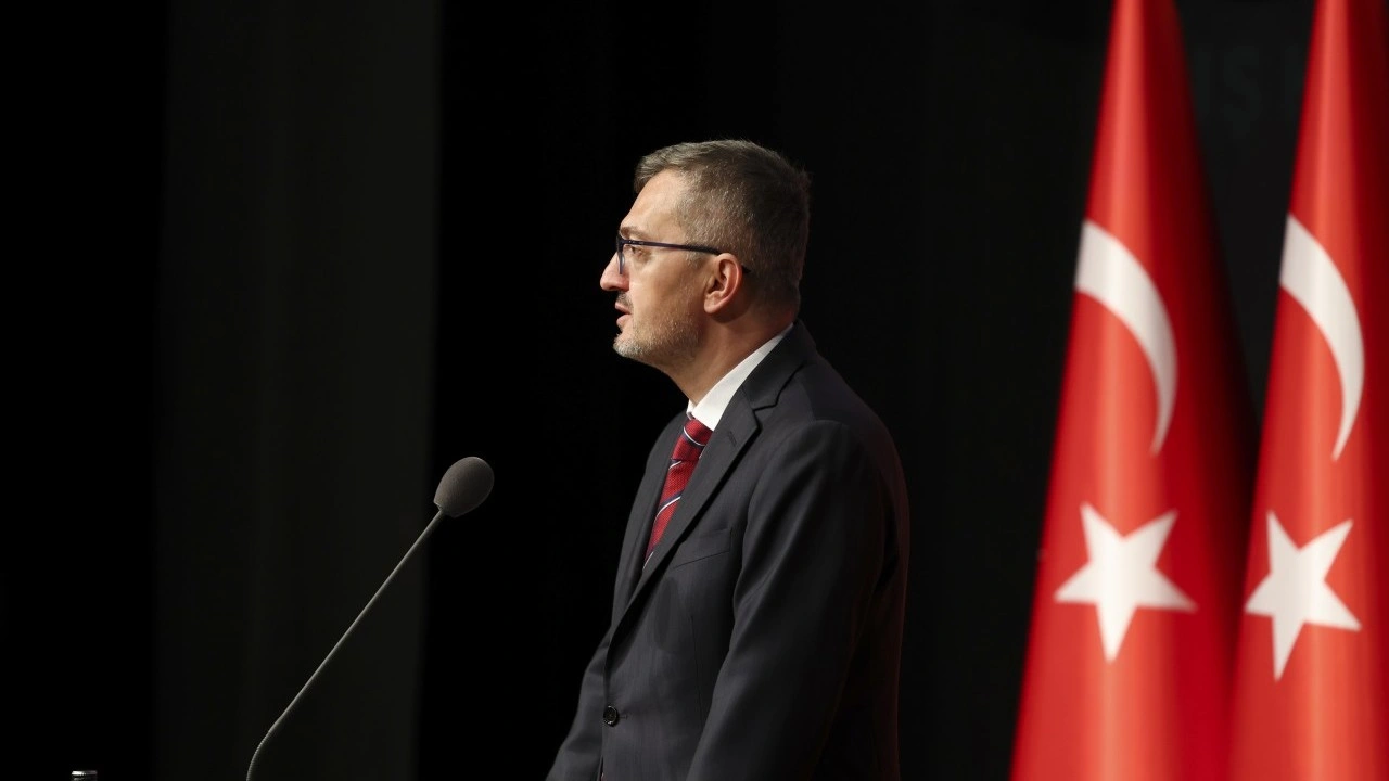 Burhanettin Duran İsrail'in alıkoyduğu Türk aktivistlerle ilgili açıklama yaptı