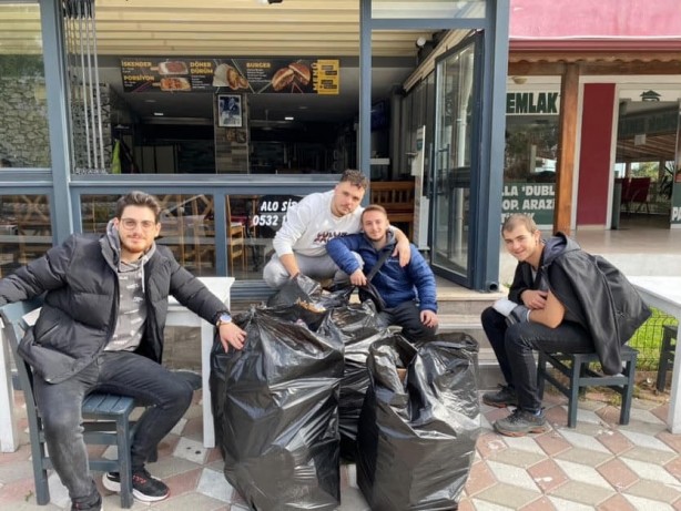 Foto - Burhaniye’de üniversiteli gençlerden örnek bir proje daha