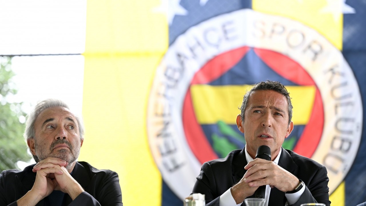 Foto - 'Burnundan kıl aldırmayan' menajere ne oldu Sayın Koç! Bu da neyin nesi böyle…