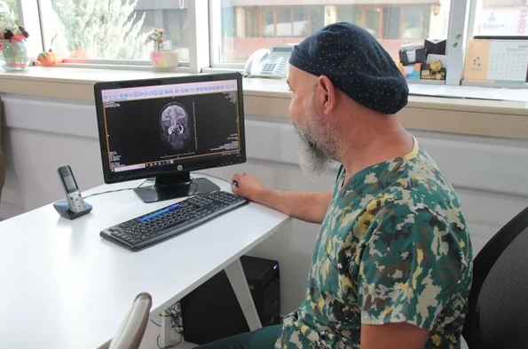 Foto - Burnunuzda bu oluyorsa aman dikkat! 3 kişiden 2’sinde görülüyor