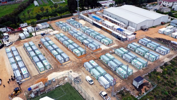 Bursa Büyükşehir Belediyesi, depremzedelerin yanında...