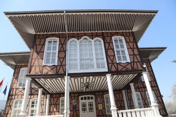 Foto - Bursa Eski Belediye Binası